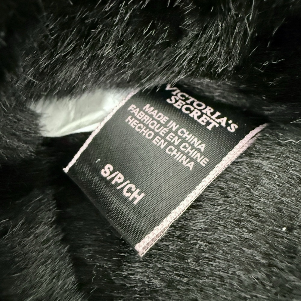 Victoria's Secret Plush Closed Toe Faux Fur Black VS Logo Slippers Small 5/6 - Picture 6 of 7